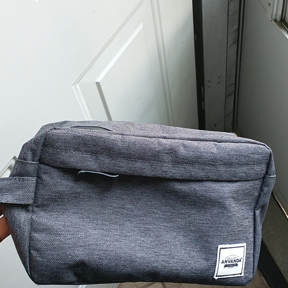 Grey Anvanda cosmetic/toiletry bag
